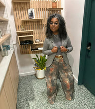 Load image into Gallery viewer, Abstract Wash Wide-Leg Cargo Pants