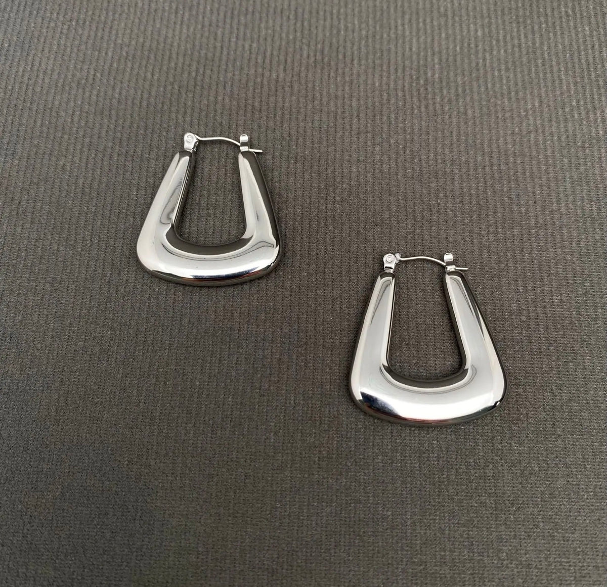 Sculpted Drop Hoop