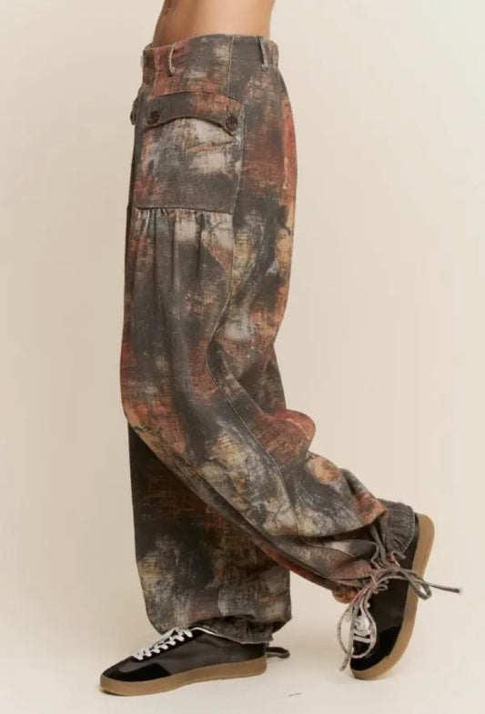 Abstract Wash Wide-Leg Cargo Pants