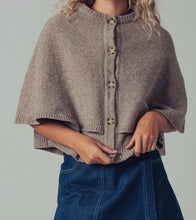 Load image into Gallery viewer, Latte Cape
