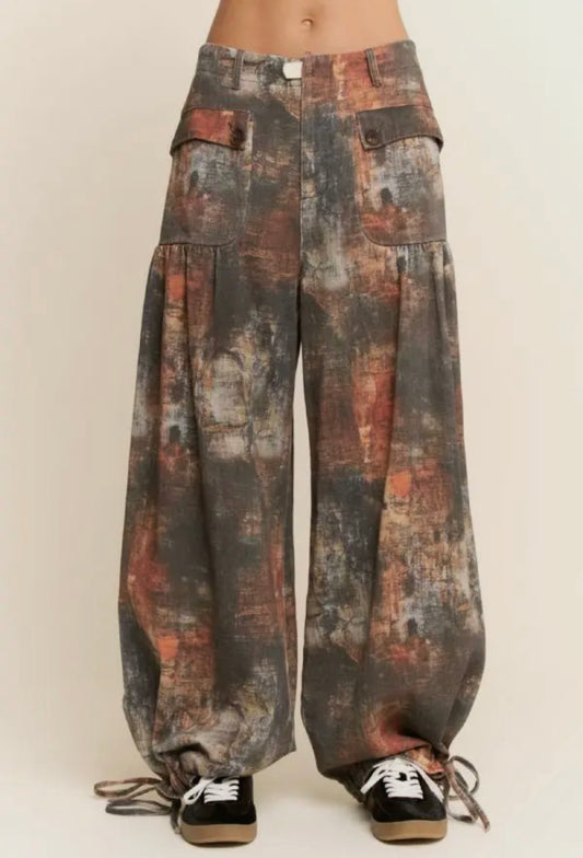 Abstract Wash Wide-Leg Cargo Pants